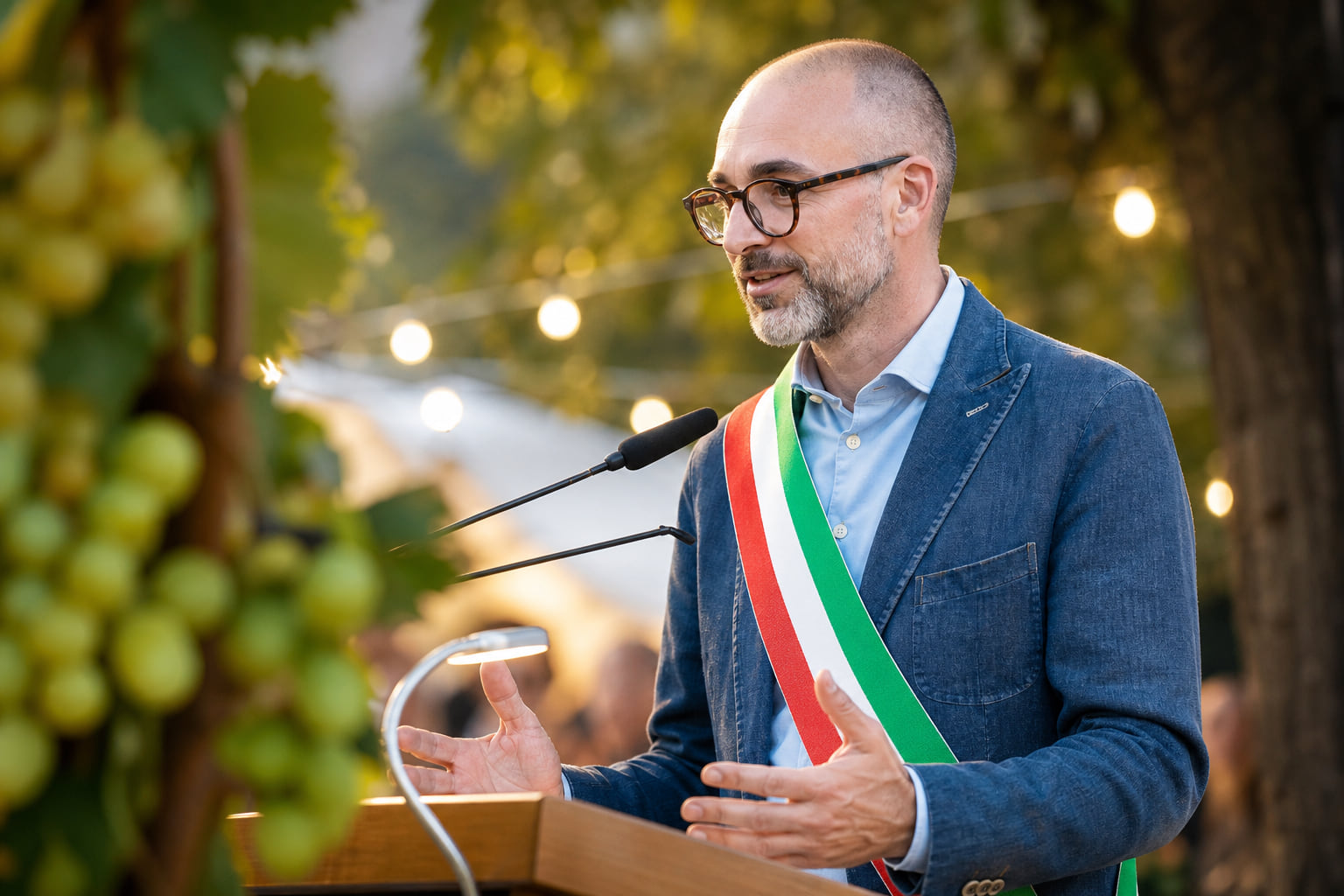 Gänsehaut-Moment beim Weinfest: Chiusis Bürgermeister hält seine erste Rede auf Deutsch!