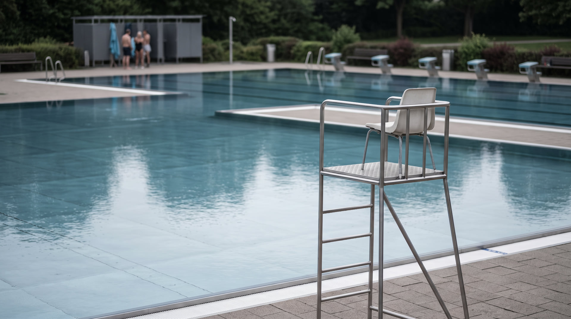Schock im Rödelheimer Freibad: 45-Jähriger belästigt Mädchen (17) im Becken